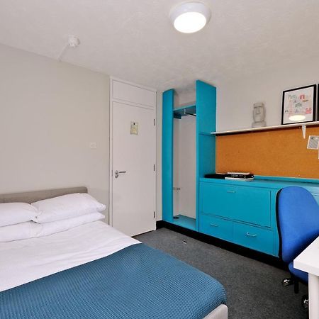 Cooper Court Apartment Абърдийн Екстериор снимка