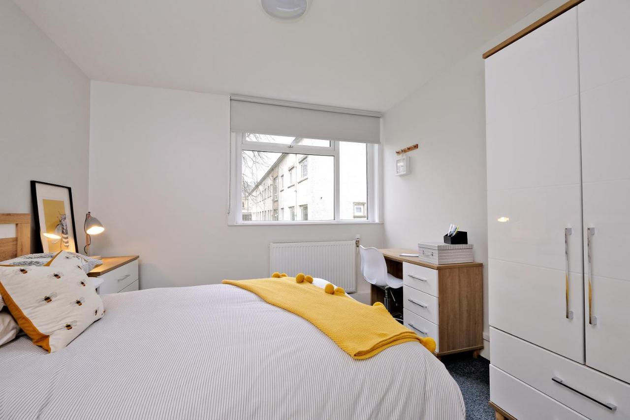 Cooper Court Apartment Абърдийн Екстериор снимка