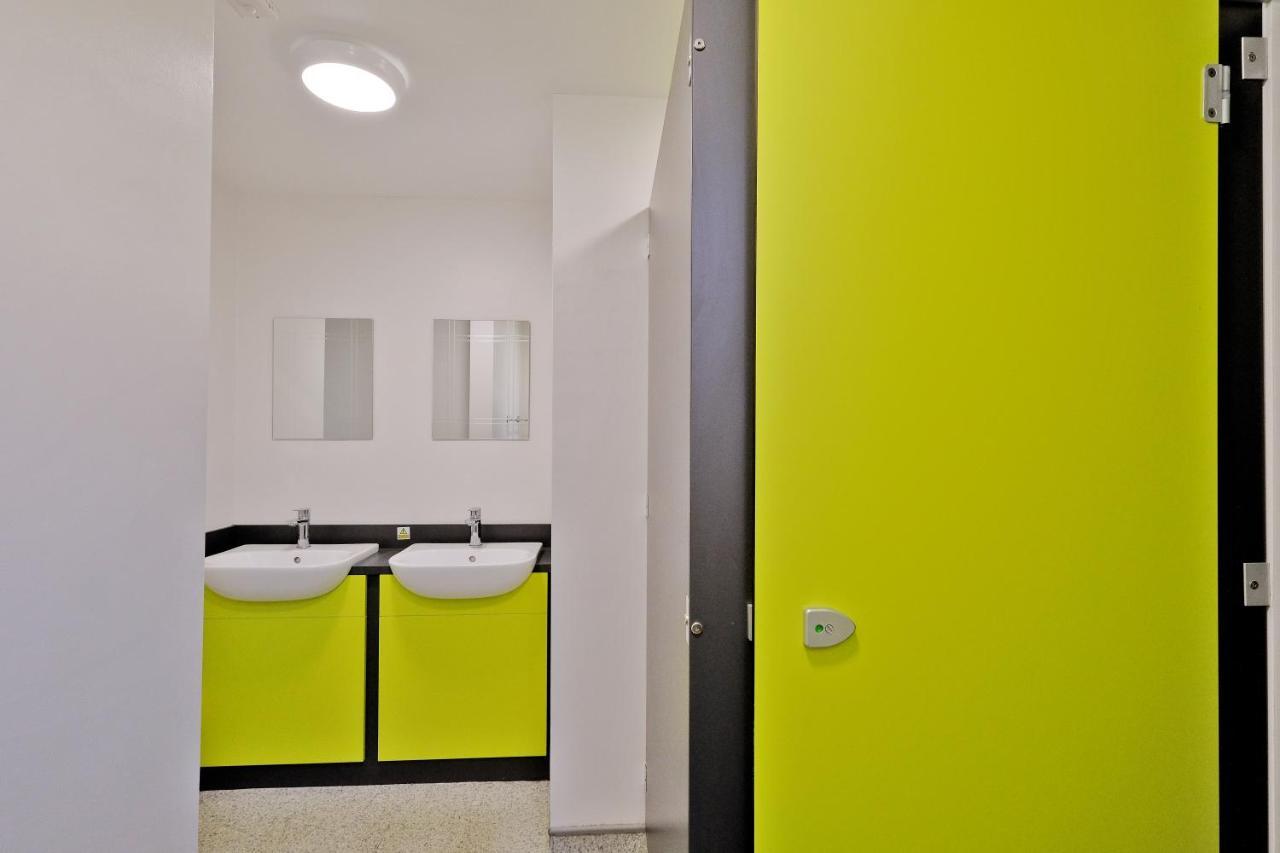 Cooper Court Apartment Абърдийн Екстериор снимка