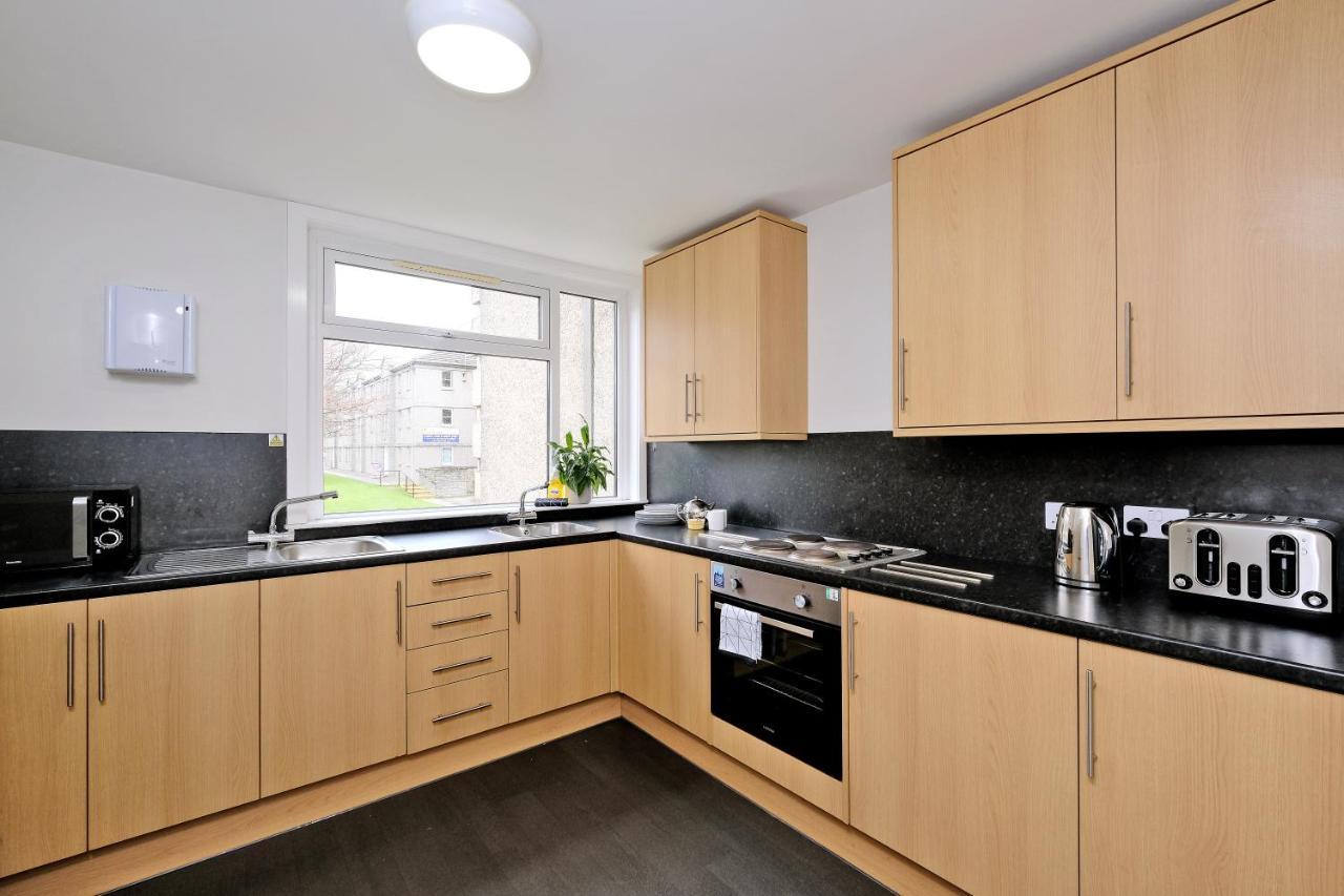 Cooper Court Apartment Абърдийн Екстериор снимка