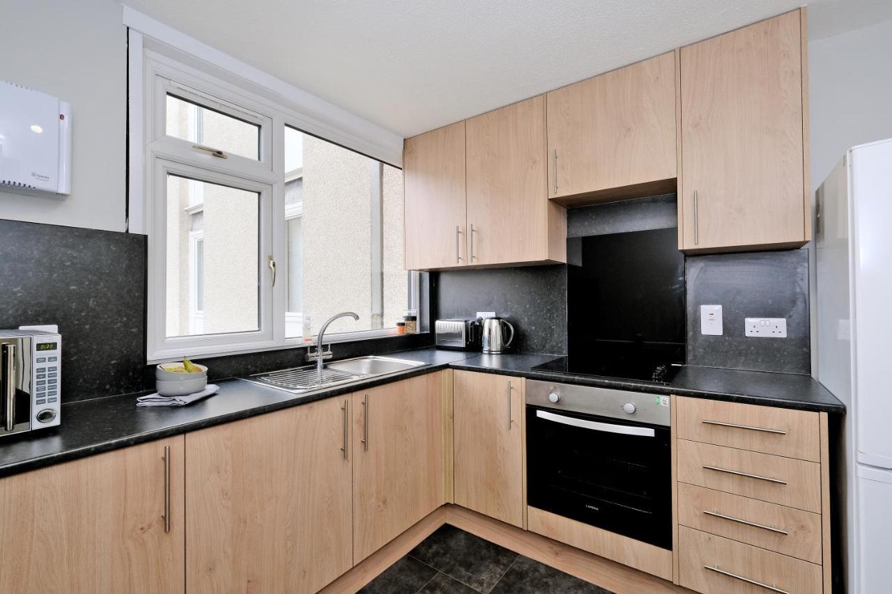 Cooper Court Apartment Абърдийн Екстериор снимка